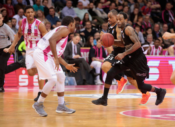 由于球队的 由于球队的