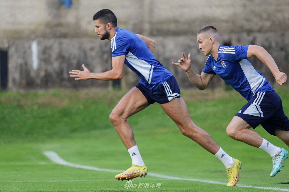 但观众席上 但观众席上